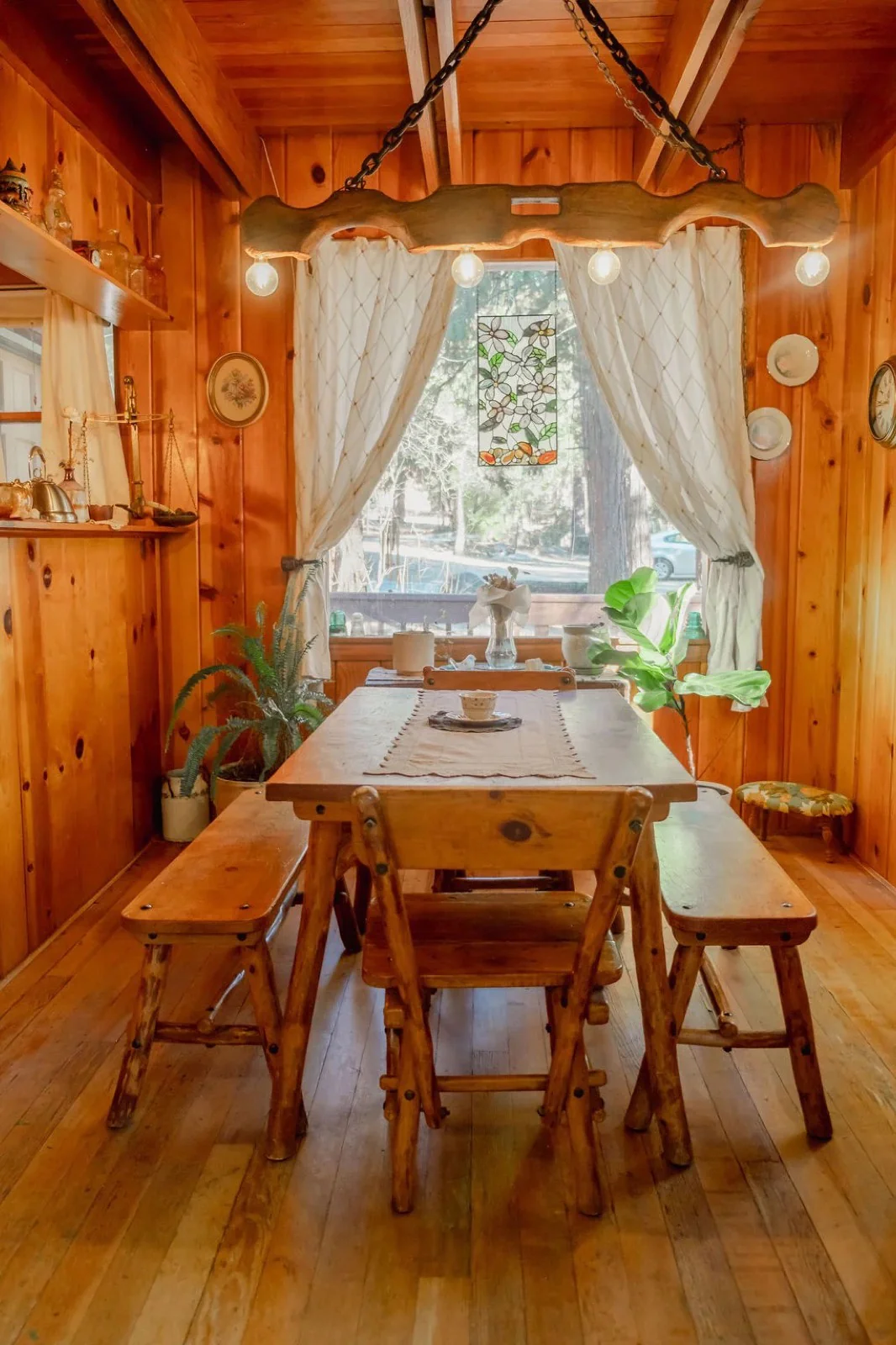 The breakfast nook